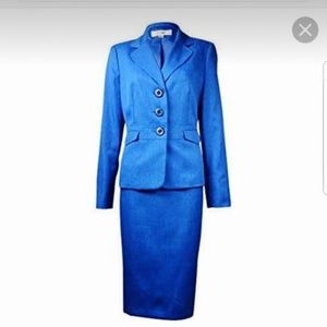 NWT Ladies 2 Pcs Suit - Le Suit